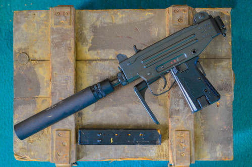 Micro Uzi SubMachine Gunw/SWR Trident 9