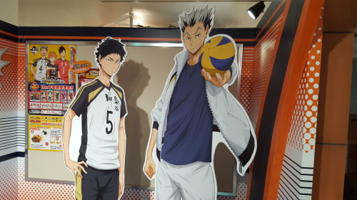 Here’s the Haikyuu!! area at J-World (Sunshine City in Ikebukuro). I dragged @siriex on New Years. T