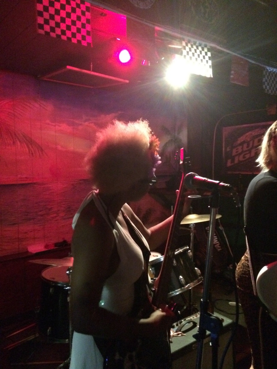 adultinsect:  CROW DOUBT ( beyonce-huxtable&rsquo;s band doing a No Doubt cover