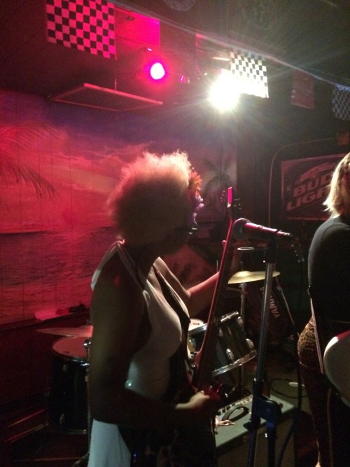 adultinsect:  CROW DOUBT ( beyonce-huxtable’s band doing a No Doubt cover set ) at Harold’s Place in San Pedro CA 10/31/14