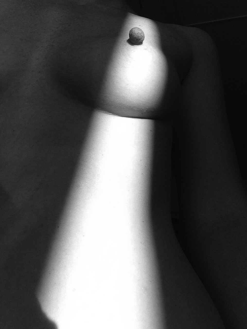 the-naked-me:  morning sun_(the-naked-me) 