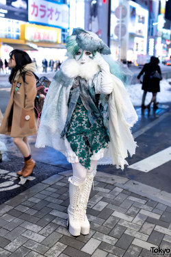 tokyo-fashion:  Japanese shironuri artist Minori on the street in Harajuku one day after the big Tokyo snowstorm. Most of the snow melted pretty quickly, but those boots are definitely not ice-friendly. Full Look 