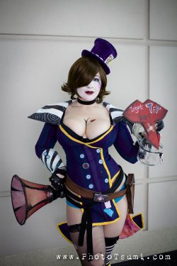 bellechere:  “Well, hello. Don’t just stand there looking gorgeous — the drinks don’t cost much, but information’s a bit pricier.” Mad Moxxi from Borderlands 2, costume made and modeled by me, BelleChere!  Photo by Photo Tsumi Also, thanks