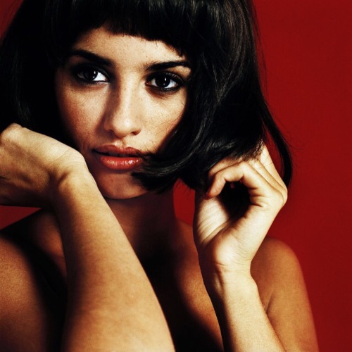 m-a-d-o-n-n-a:  penelope cruz by joan tomas, 1997
