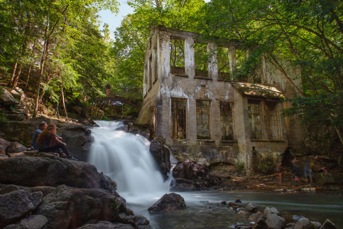 abandonedandurbex: Carbide Ruins, An Abandoned Workshop in Gatineau, QC. [OC - 1600 x 1068]