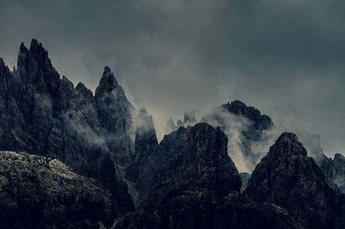 wordsnquotes:Southern Tyrol  Photography by Andreas Leversvia landscape-photo-graphy