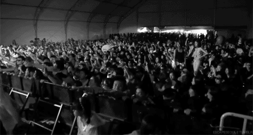 escapeseoul:     Sit down.. when i say jump you’re gonna jump up..Hold up..Wait wait wait..SOUTH KOREA JUMP!    