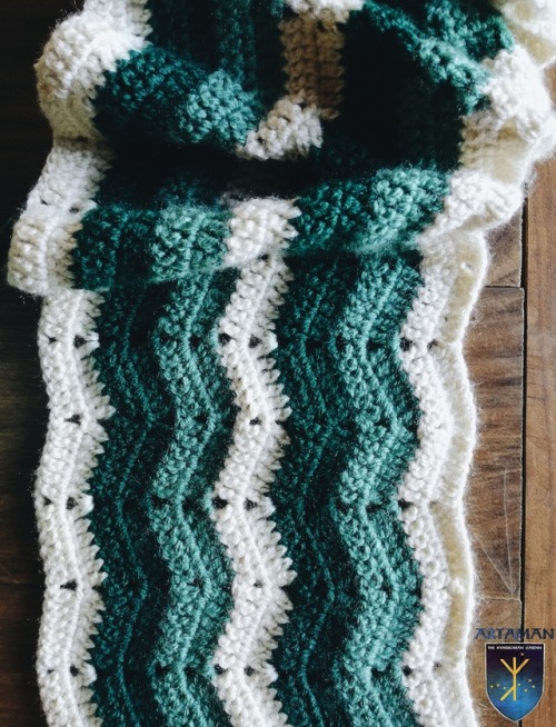 hyperb0rean:Sometimes my heart speaks best through my hands. Creating new wooly comfy things for our