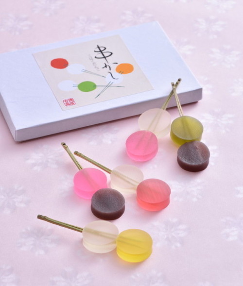 Even the simplest candy presentation is art from Tawaraya Yoshitomi est. 1755 