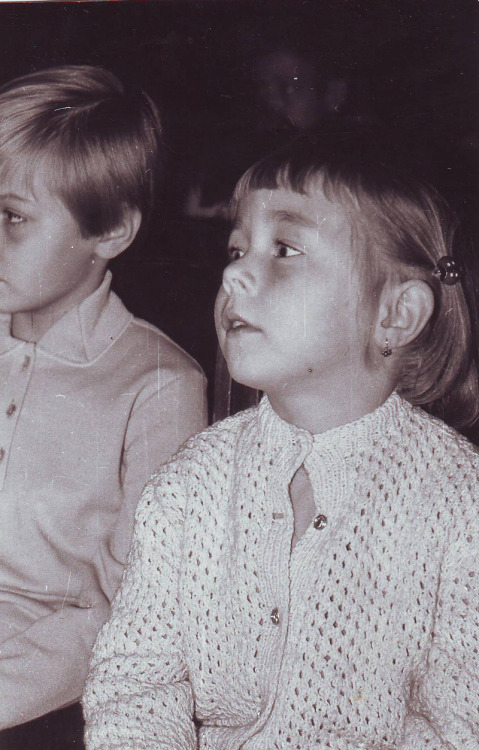 Awww, my mum when she was just a little girl! &lt;3