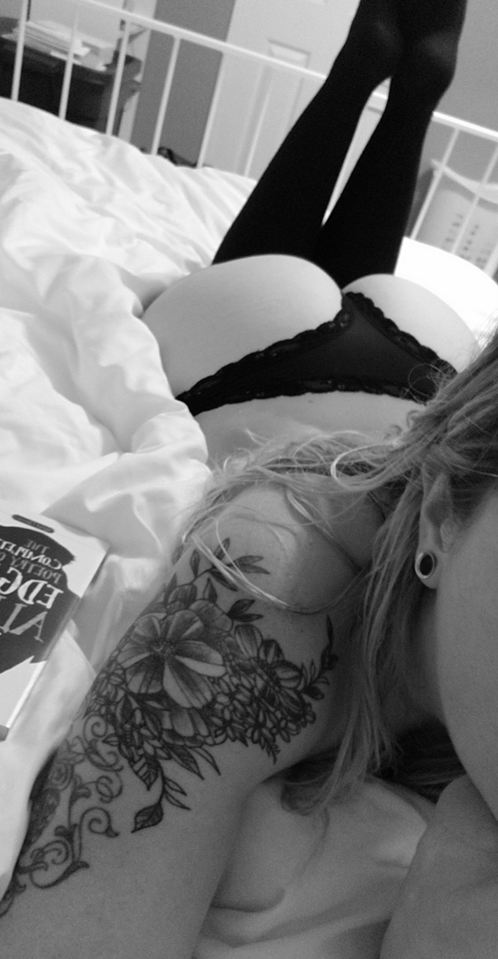 whxxsperr:  Poetry and butts