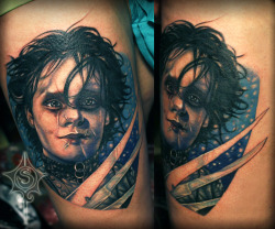 fuckyeahtattoos:  Edward Scissorhands by