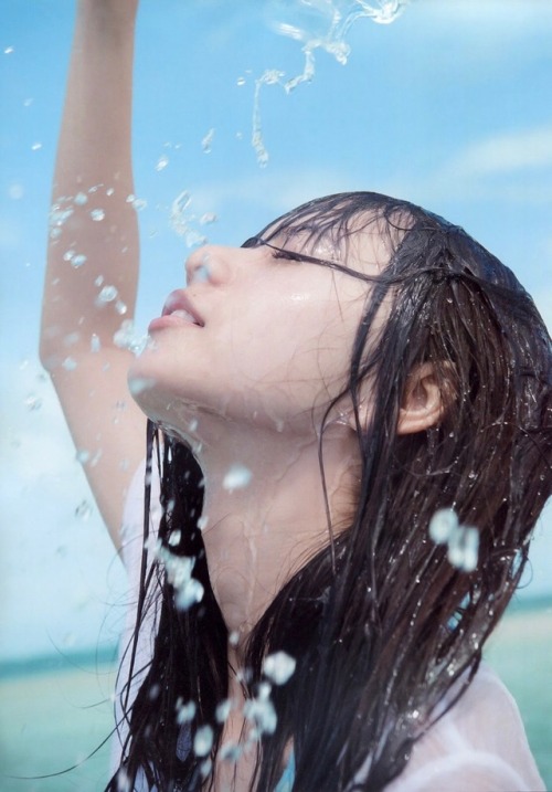 sakagumi46: 乃木坂46 齋藤飛鳥 / 1st 写真集『潮騒』edit 夏音 ❶(トリミング・補正など) reblogged with tintum.