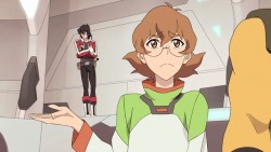 luckycavy117: keithandpidge: I love this cap cause all you need to do is scoot Keith over a little bit and suddenly Pidge is holding a tiny Keith. @tinysaurus-rex   @chinchilla-fabrication-unit !!!!!