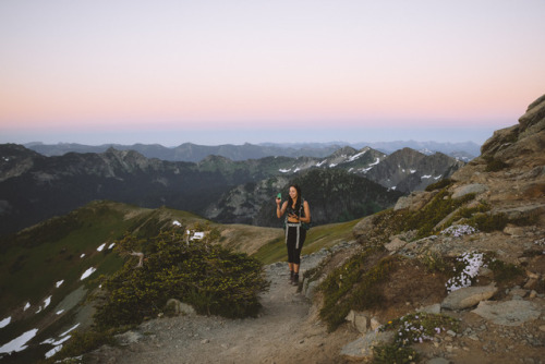 Hiking around Mount Rainier at Twilight with Katie || IG: BToneVibes