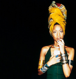 oldschoolhiphoplust:  This Queen Femcee. - The Lust Erykah Badu.  