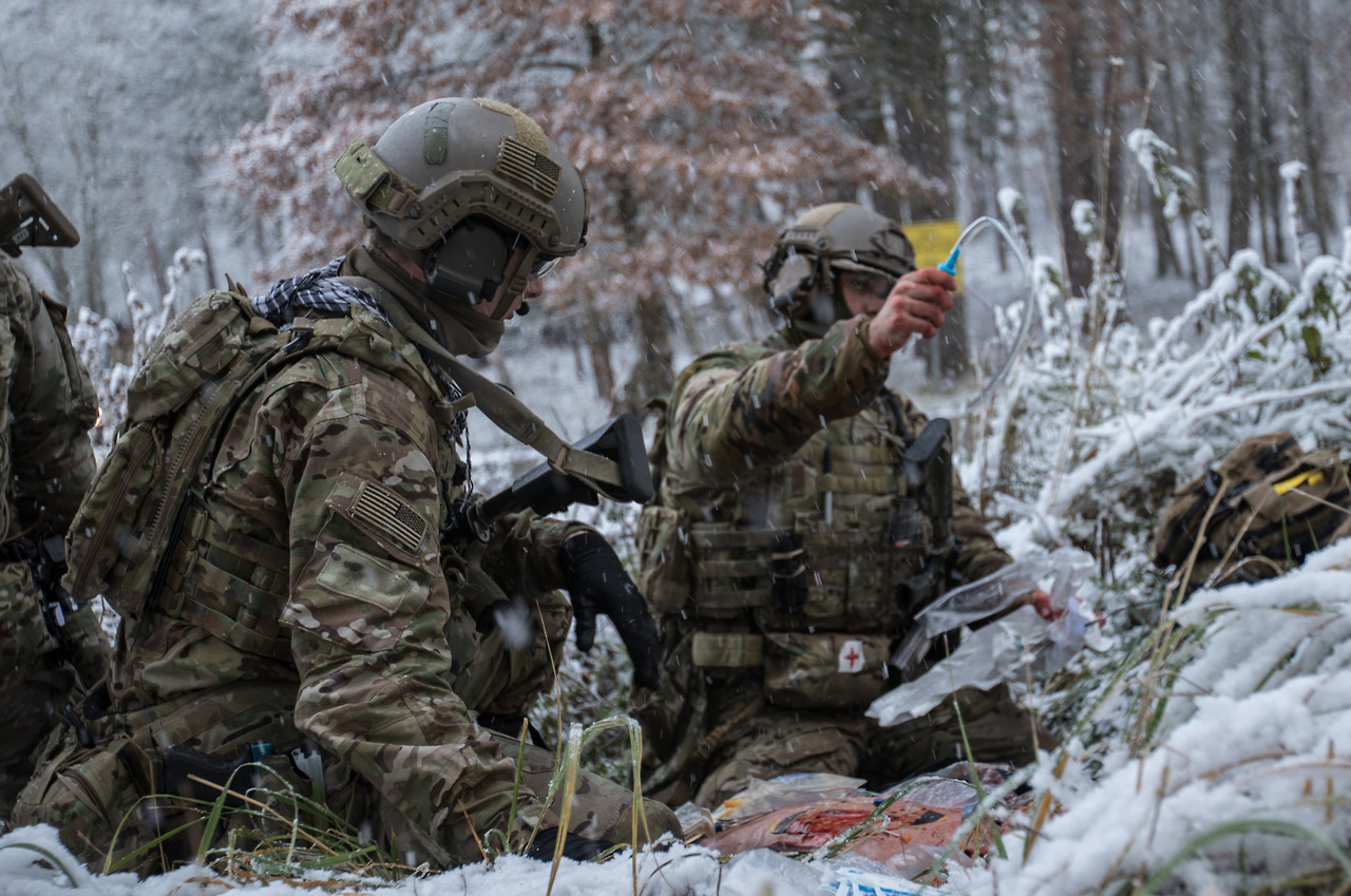 Military Armament | Green Berets with 1st Battalion, 10th Special...