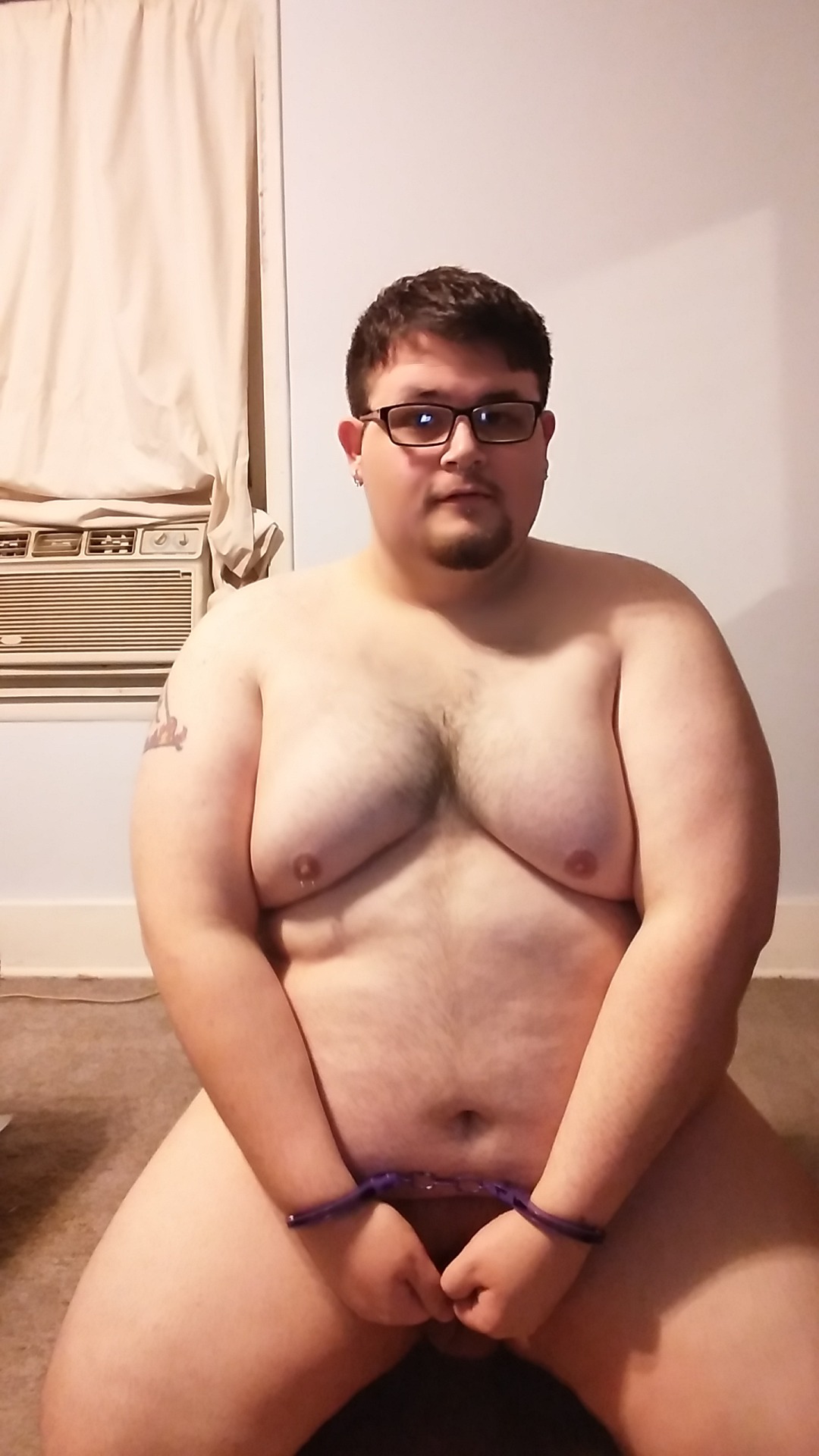 daspandabear:  So being tied up is something I’ve always wanted to try, handcuffs