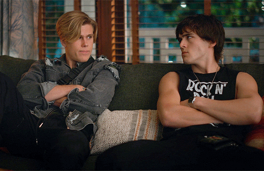 Alex & Luke + Reacting To Reggie Scaring The Molinas