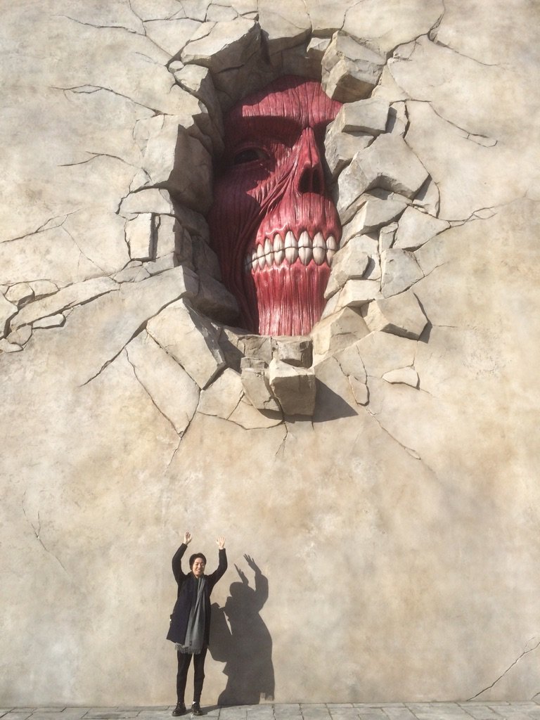 fuku-shuu:   First look at the Wall Titan at Universal Studio Japan’s SNK THE REAL