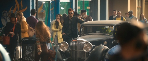 Yeah We All Know Aziraphale Looks Back At Crowley One Last Time Before He Steps Into The Lift, But We
