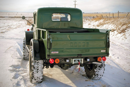 utwo: Legacy 4Door Power Wagon© legacyclassictrucks
