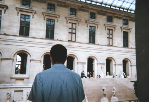 fionaohanlon: My brother leading me around the streets of Paris