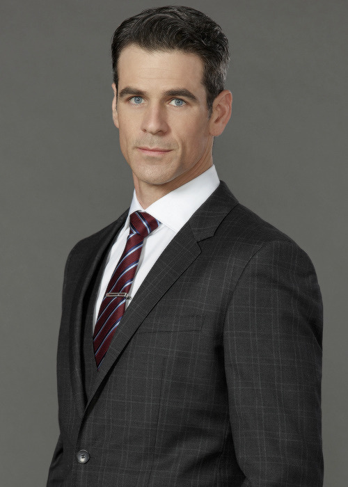 Daily Conviction : New promotional pictures of Eddie Cahill as Connor...