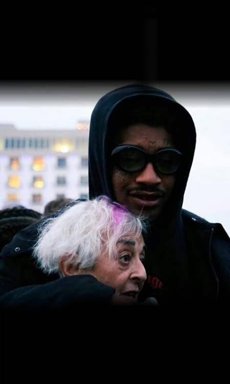 h3llmnr: Gus (Lil Peep) grandmother and Lil Tracy. This is so beautiful