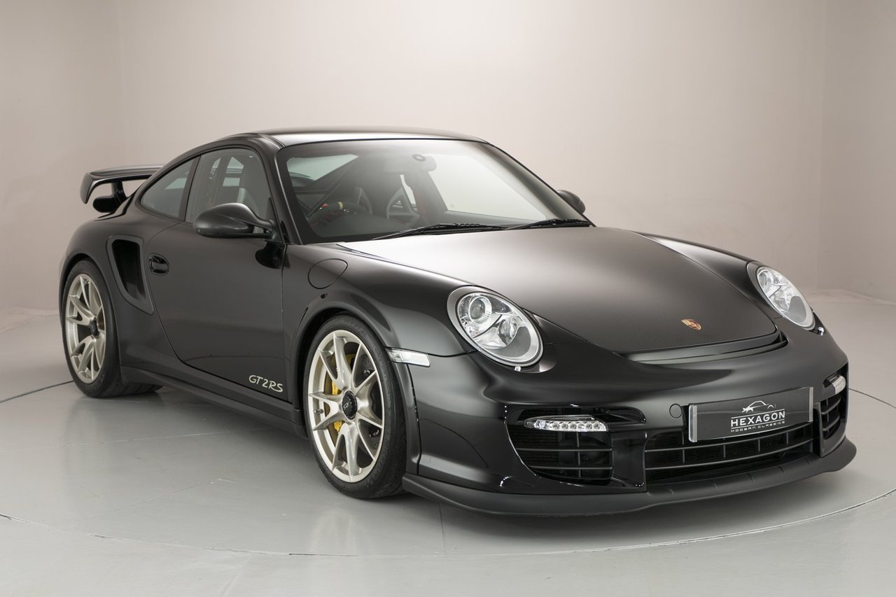 nerddecarro:  Porsche 911 GT2 RS (997) 2010