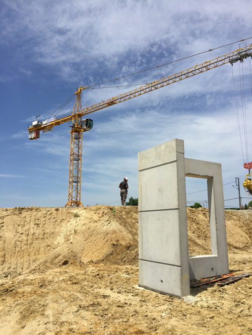 Test de béton pour le chantier du groupe scolaire à Castelnau d’Estrétefonds. © c+b