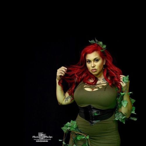 @dmtsweetpoison  as poison Ivy #plussizemodel #cosplay #latina #inked #tattoomodel #milf #poisonivy #dccomics #batmanvillian #photography #photosbyphelps  https://www.instagram.com/p/By28kzZgv8q/?igshid=1an31d2w106pu