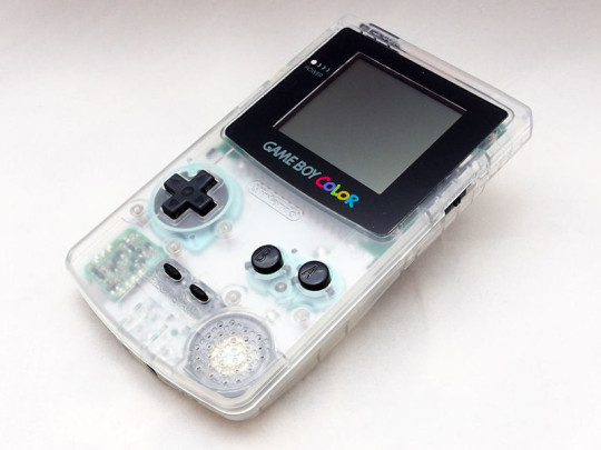 sodomymcscurvylegs: Remember in the 90′s where we went through a phase where all electronics had transparent casing? Shit was WILD! I want this today! Fuck “rose gold” or whatever, give me a transparent smartphone so I can directly stare daggers