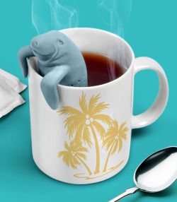 xwitch-king:  analogplanets:  weavingserenity: ManaTea: A Sea Cow Shaped Tea Infuser  So adorable!  I WANT IT 