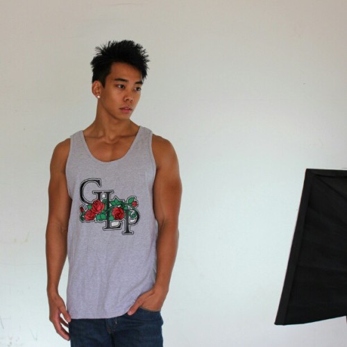 healthyhappysexywealthy:  mypersonaldreamguys:  this man is the real deal    http://healthyhappysexywealthy.tumblr.com