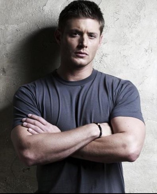 famous-male-celeb-naked:  Jensen Ackles porn pictures