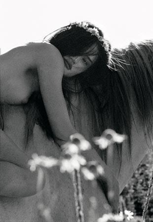 cxcti:  candicerosie:  Vogue Spain April 2006 ‘Amor Libre’ Photographed by Nico