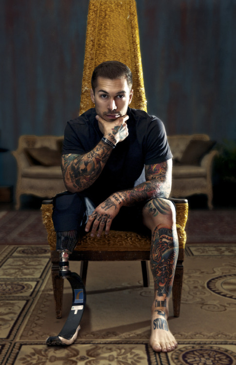 uniformsanddolls: Alex Minsky Marine who lost his leg, then became a successful model.  He is flawless.  Oorah. 