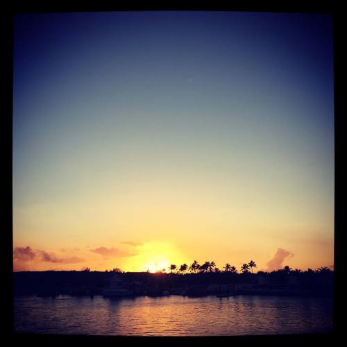 Bahama Sunset #bahamas #bahamascruise #sunset #instamood #instabest #instamood #opensky #bahamas2015
