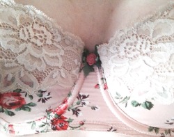 kaitlyn-in-w0nderland:  🌸💀pretty bras