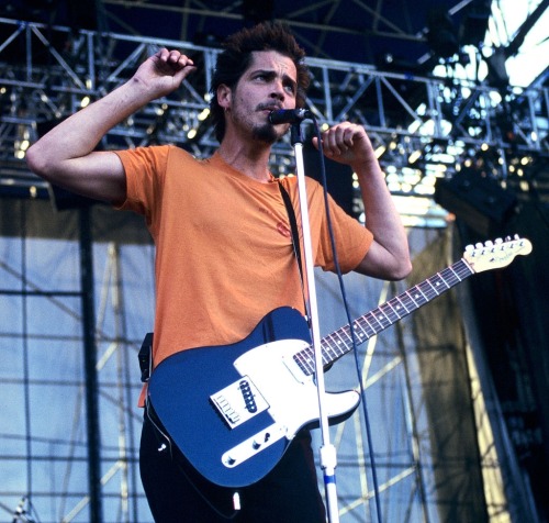 sick-sad-little-world:✨Chris at Lollapalooza 1996✨