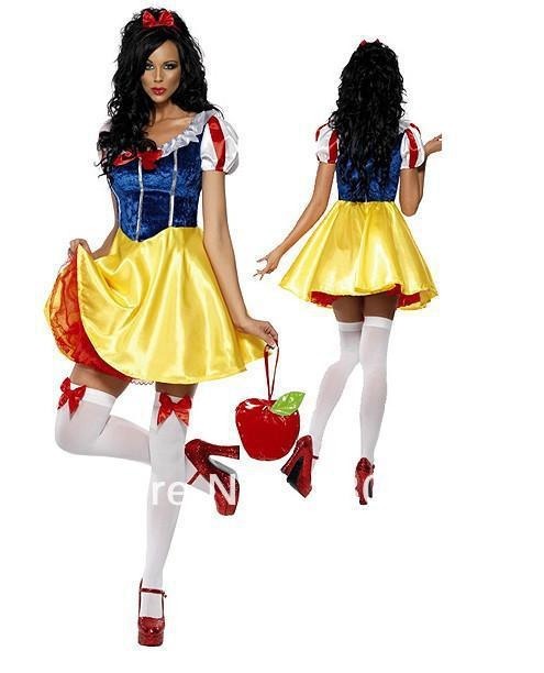 So for this Haloween party I’m thinking to use something like more girly than last year, I found this costums very similar in a local store, but I cant decide which I should wear and I would like to give the surprise to Kate, mu sister suggest the