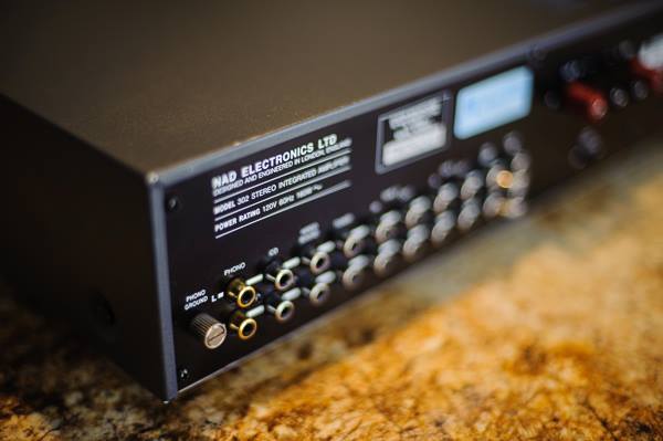 NAD 302 Amplifier