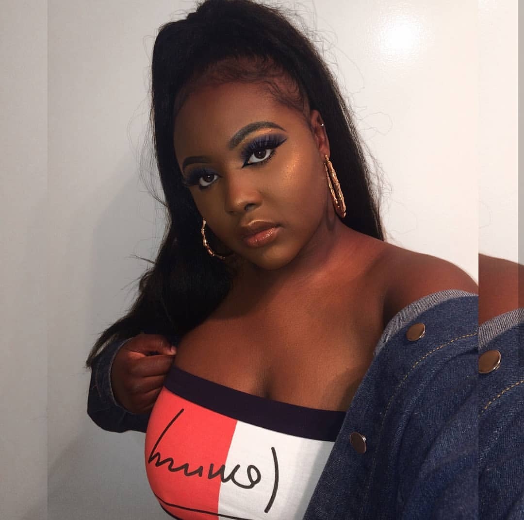 darkskinmagic:  @valeriekminaj 🍫     https://www.instagram.com/darkskin.magic/