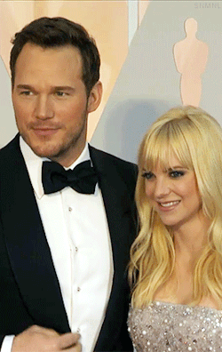 sorry-no-more-no-less: Chris Pratt and Anna Faris on the Oscars 2015 red carpet