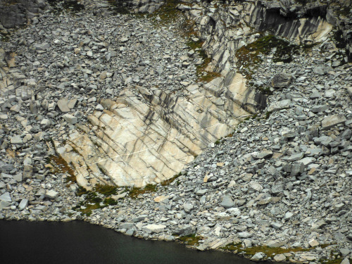 Old Squaw Lake geology. Western Pinnacles Lakes Basin, John Muir Wilderness, Sierra Nevada Mountains