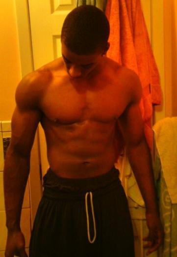 scorpius21:  freakxxl:  justthedicks:  Alright he’s got the muscle but does he