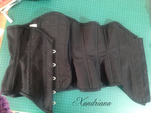 Client corset finished and on its way! Underbust with swooping front, in black Corsage Broche outer 