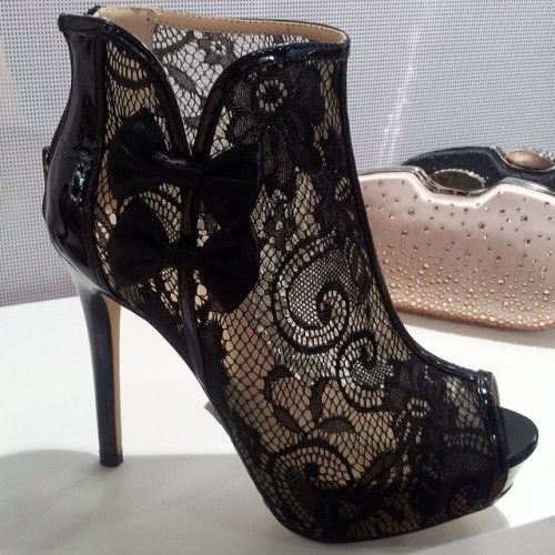 Barù Calzature, scarpe da donna a Messina. #highheels #highheelsfashion #tacchialti #pizzonero #made