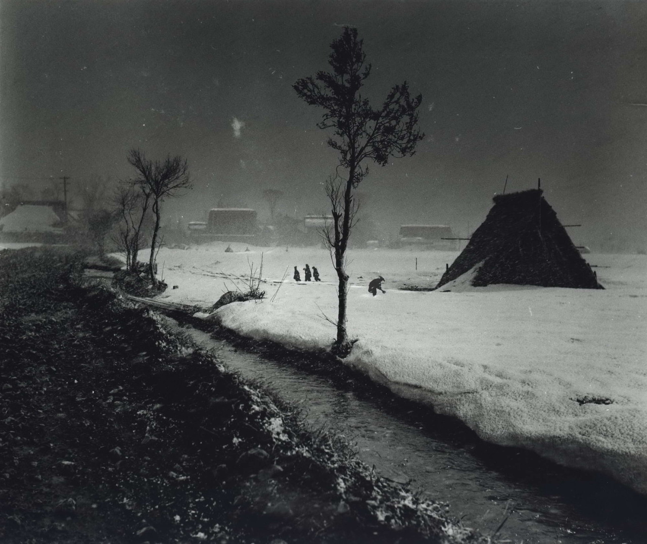 furtho:  From Mitsuhiro Shinoda’s series Diverse Images Of Japan (3/3)